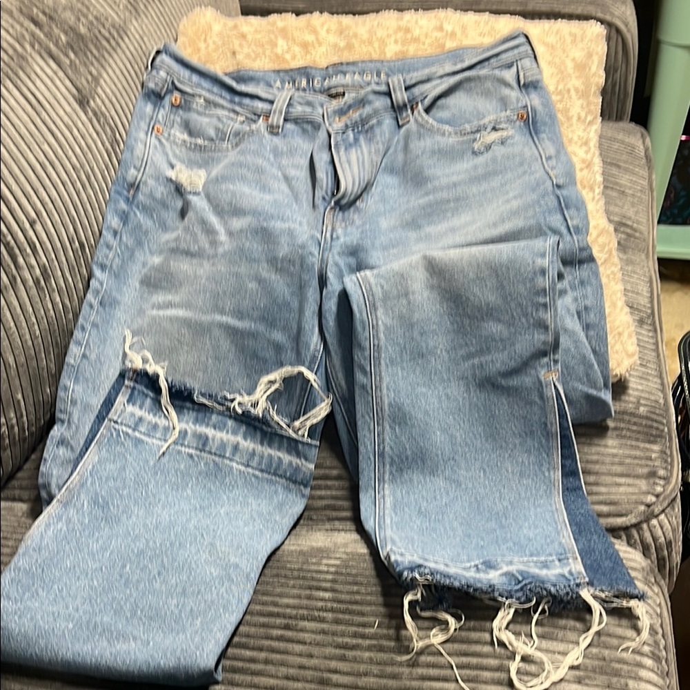 American Eagle Distressed Blue Jeans